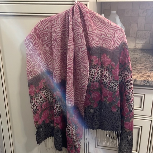 Torino Scarf - Picture 6 of 6